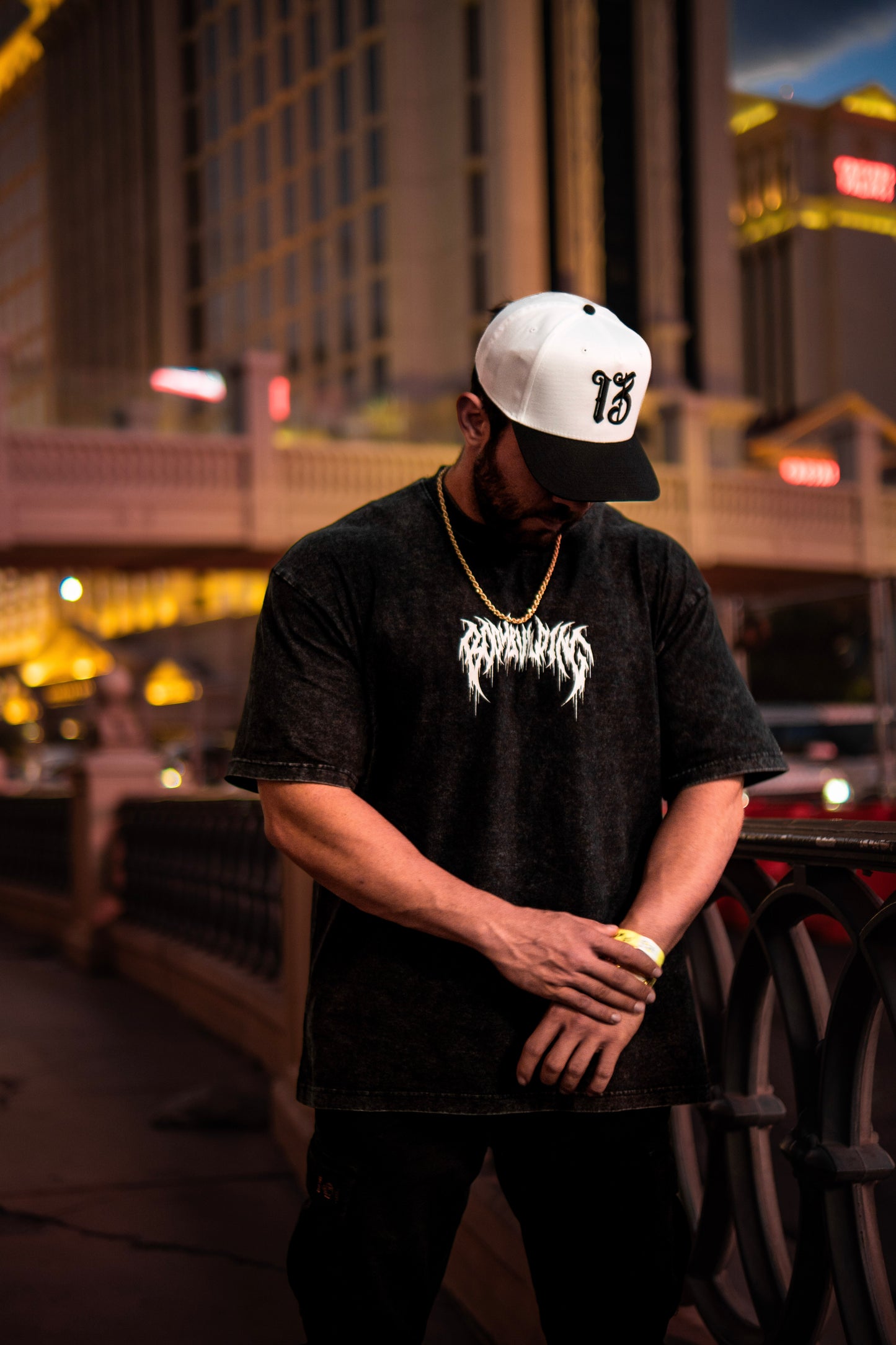 OVERSIZED TEE - SKULLS SHIELD - WASHED BLACK