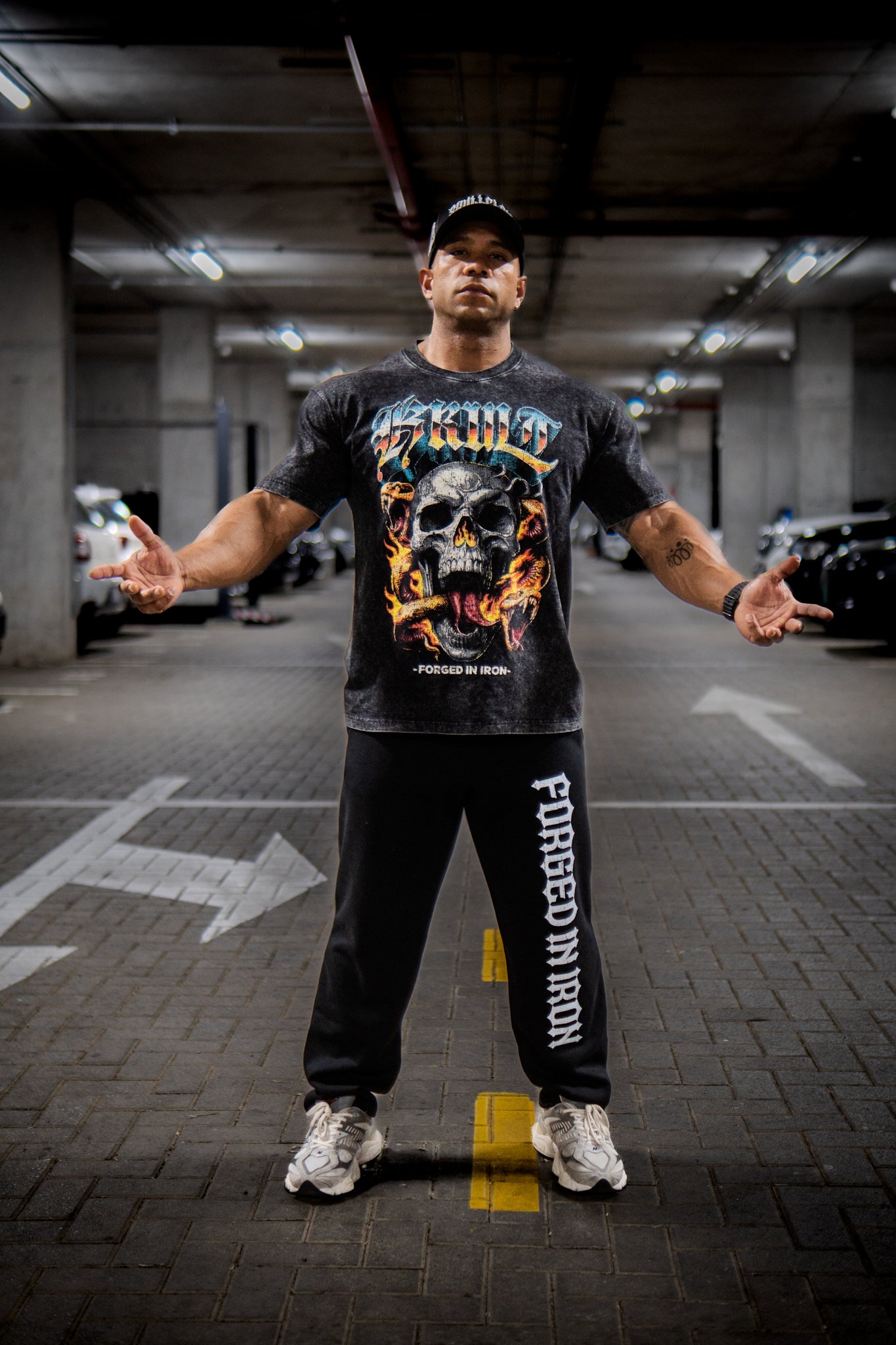 OVERSIZE - FORGED IN IRON - WASHED BLACK